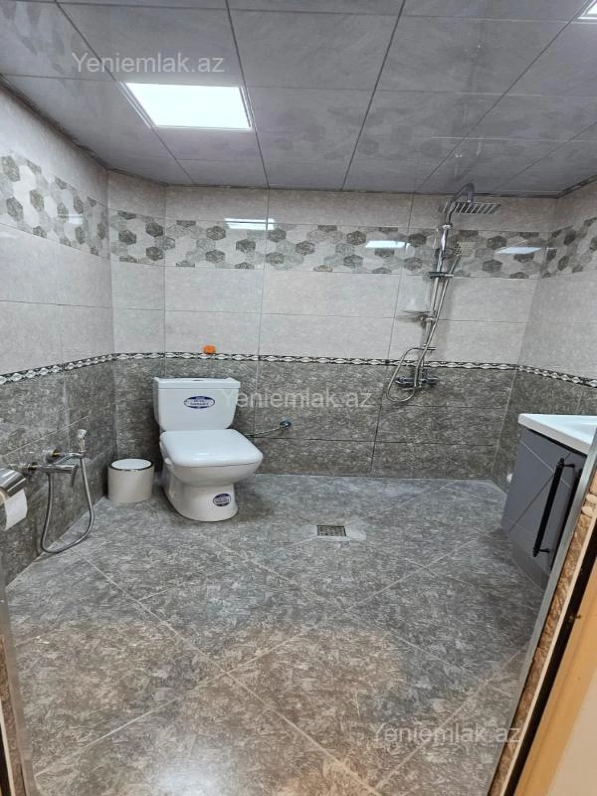Satılır 2 otaqlı köhnə tikili 45 m²