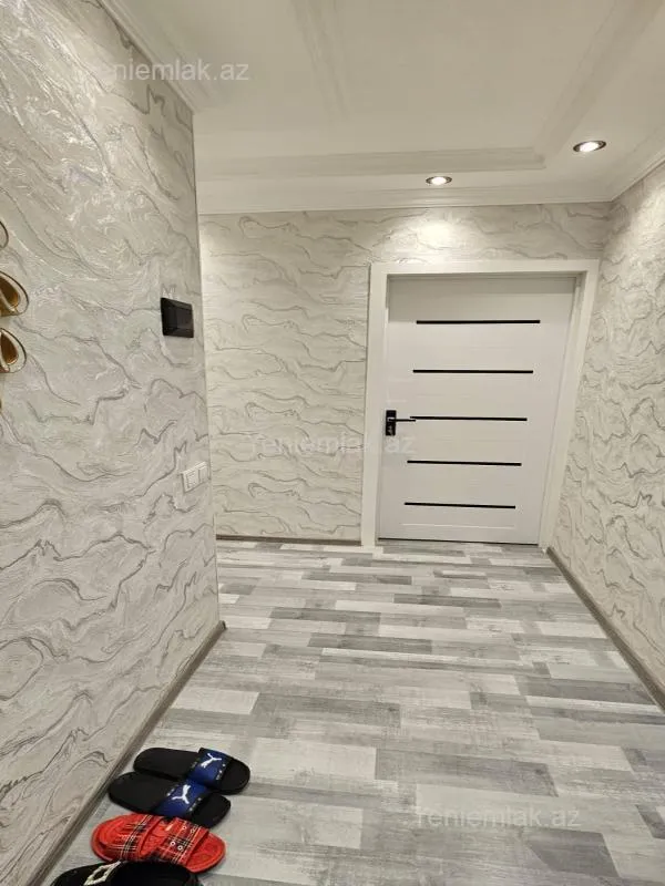 Satılır 2 otaqlı köhnə tikili 45 m²