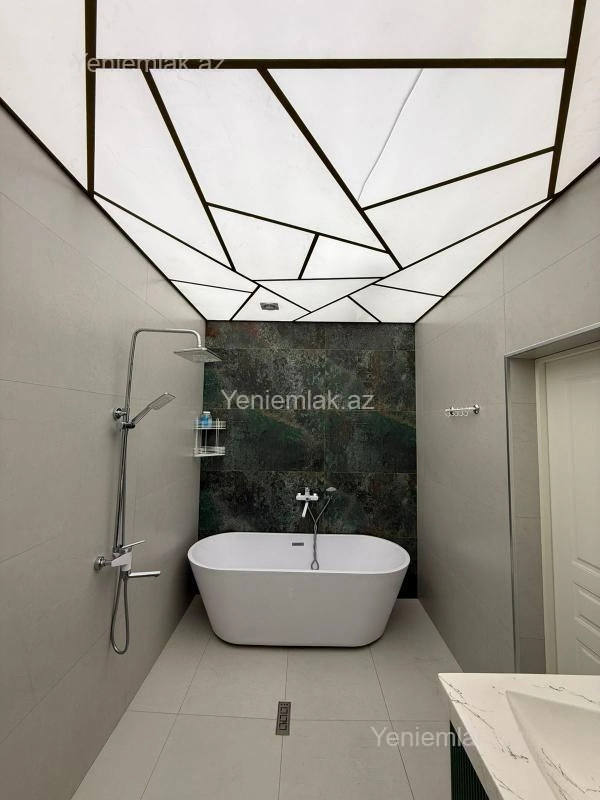 Satılır 5 otaqlı həyət evi 160 m²