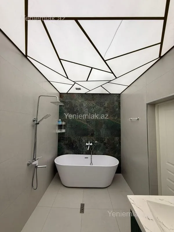 Satılır 5 otaqlı həyət evi 160 m²