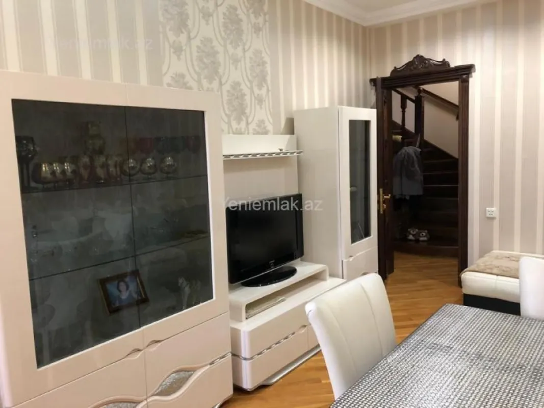 Satılır 5 otaqlı yeni tikili 255 m²