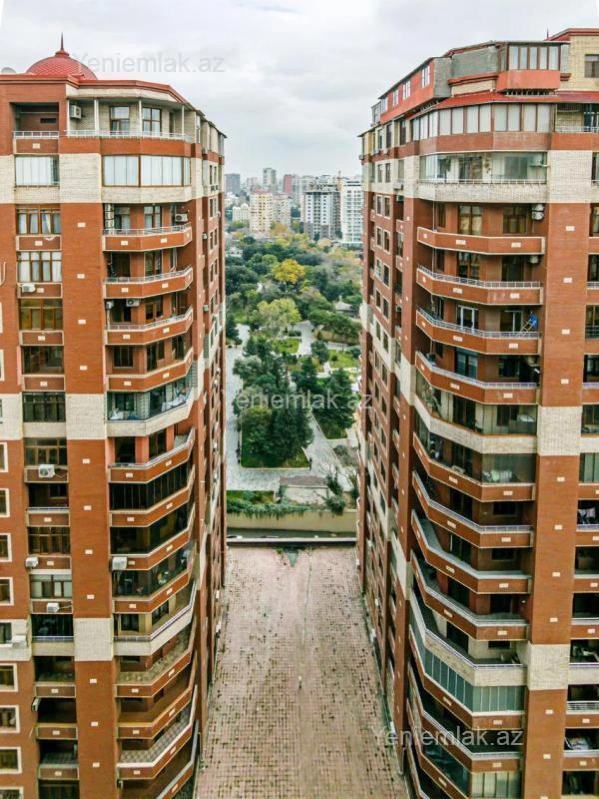 Satılır 3 otaqlı yeni tikili 160 m²