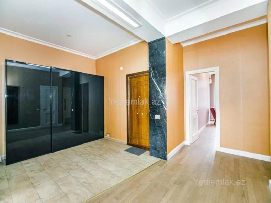 Satılır 3 otaqlı yeni tikili 160 m²