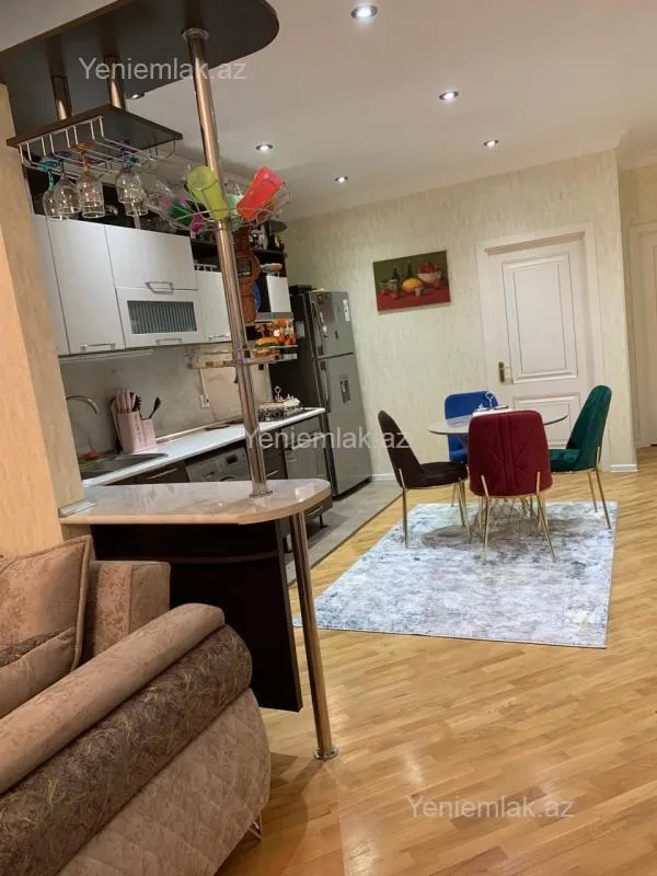 Satılır 3 otaqlı yeni tikili 85 m²