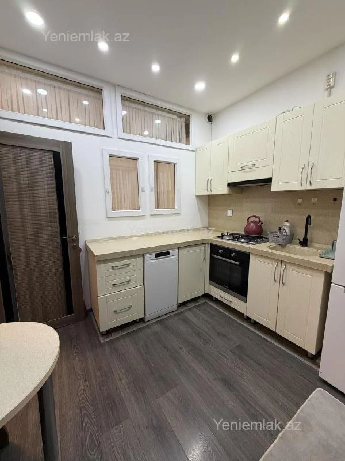 Satılır 2 otaqlı yeni tikili 55 m²