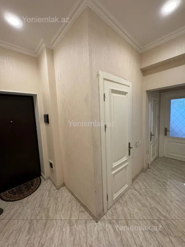 Satılır 2 otaqlı yeni tikili 60 m²