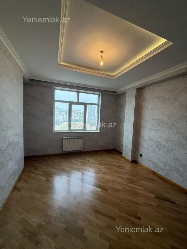 Satılır 3 otaqlı yeni tikili 155 m²