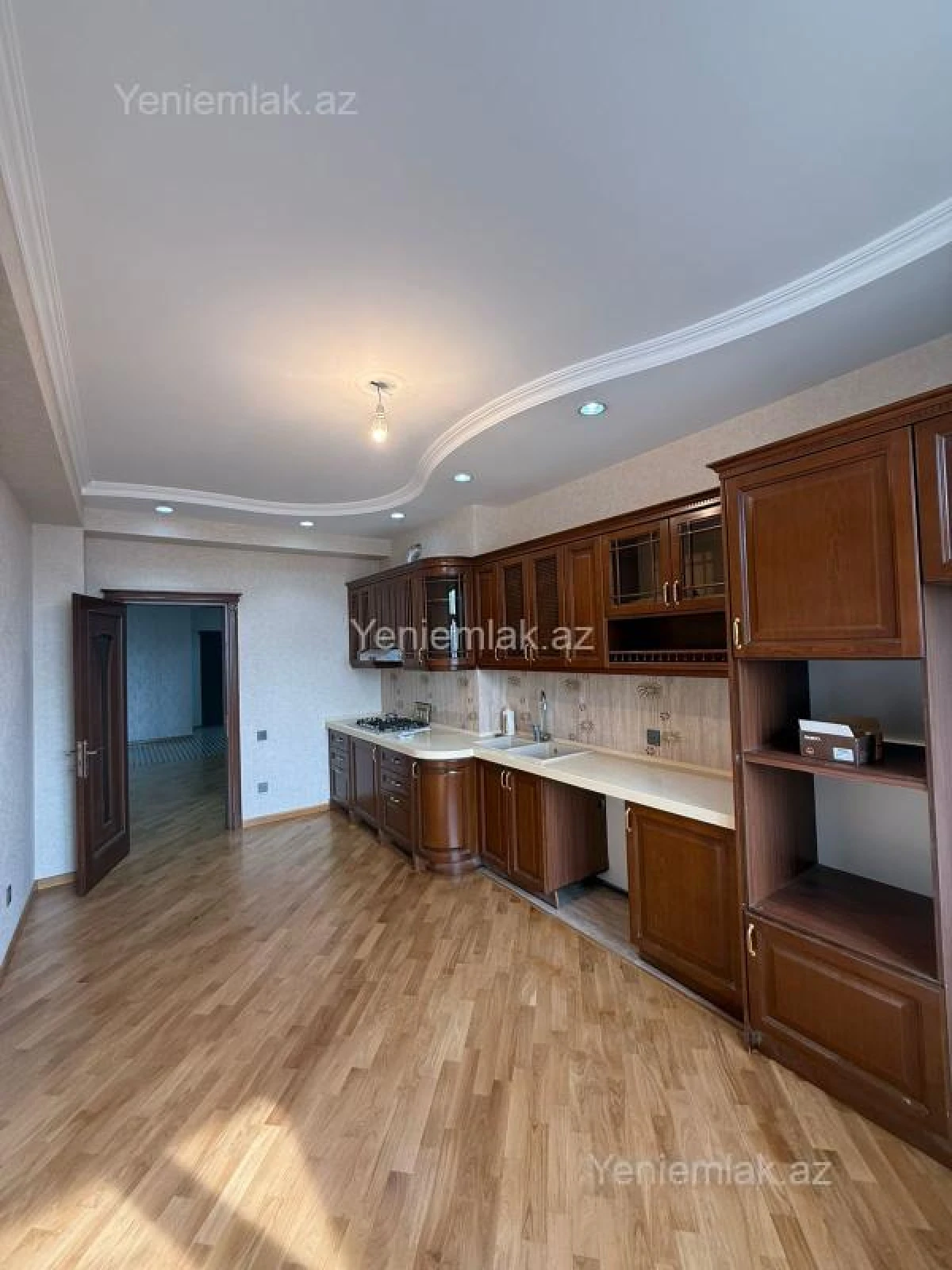 Satılır 3 otaqlı yeni tikili 155 m²