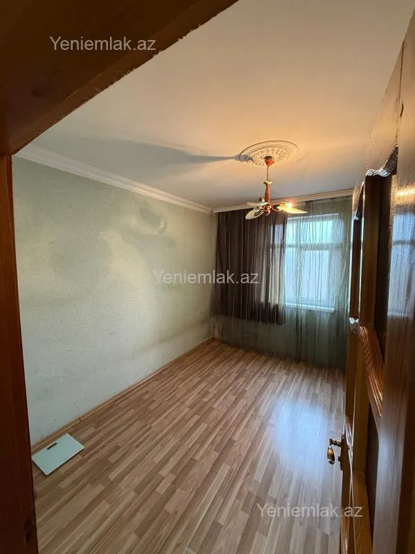 Satılır 2 otaqlı köhnə tikili 55 m²