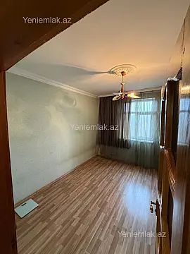 Satılır 2 otaqlı köhnə tikili 55 m²