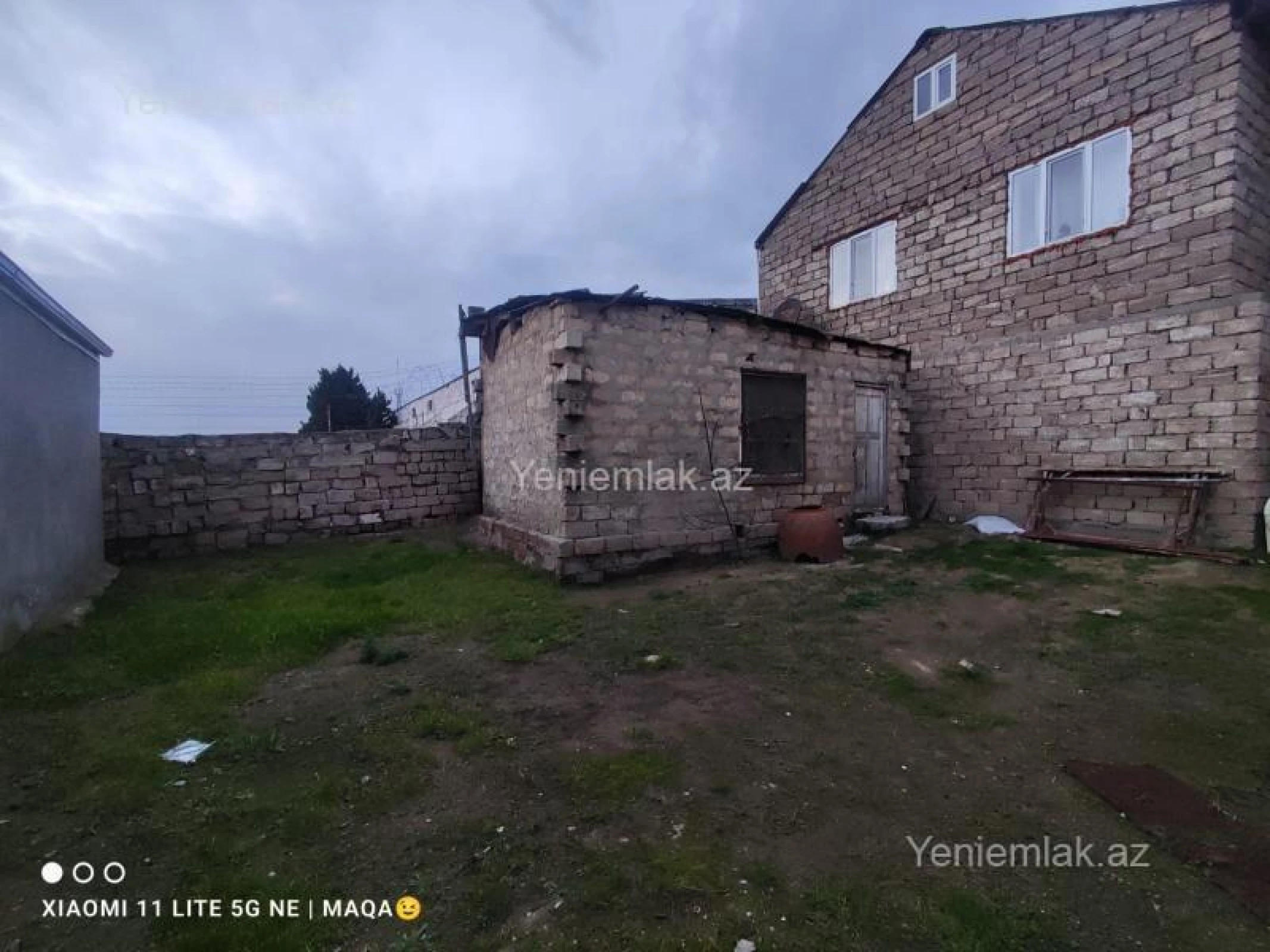 Satılır 3 otaqlı həyət evi 250 m²