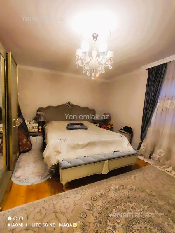 Satılır 3 otaqlı həyət evi 250 m²