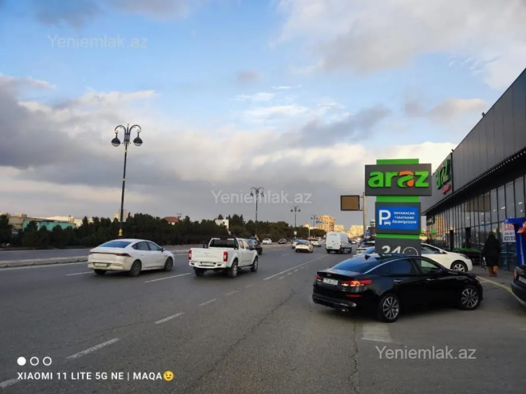 Satılır 3 otaqlı həyət evi 250 m²