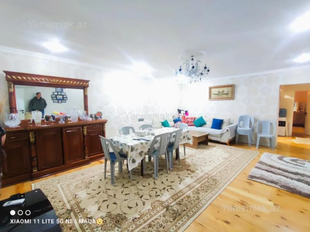 Satılır 3 otaqlı həyət evi 250 m²