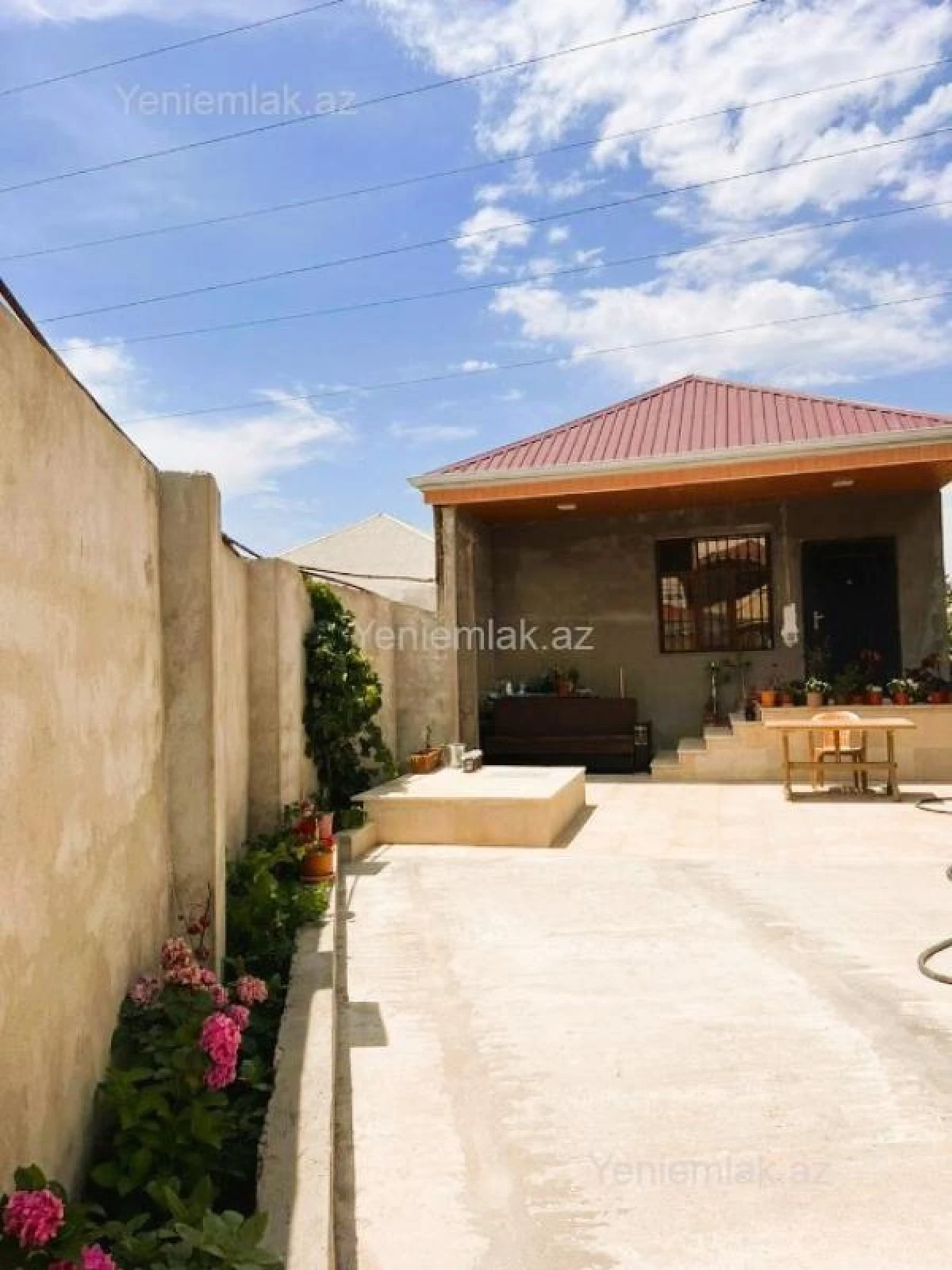 Satılır 3 otaqlı həyət evi 250 m²