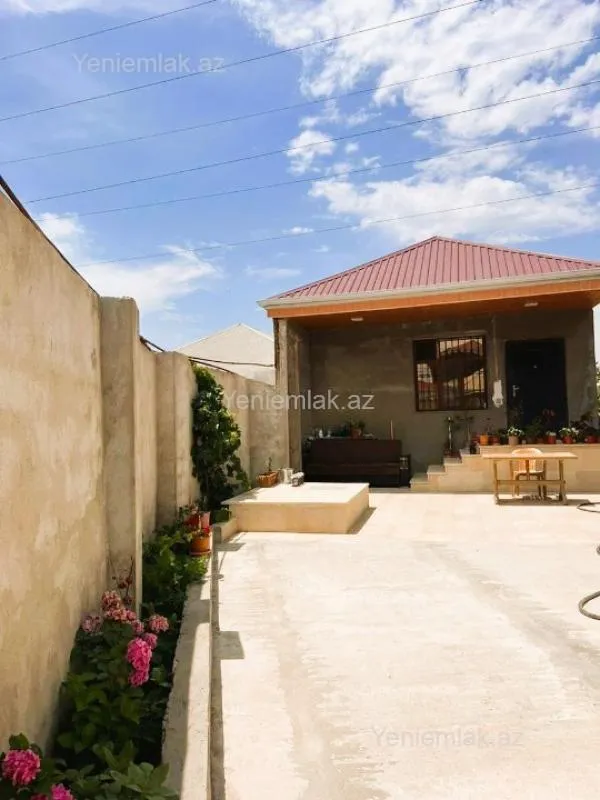 Satılır 3 otaqlı həyət evi 250 m²