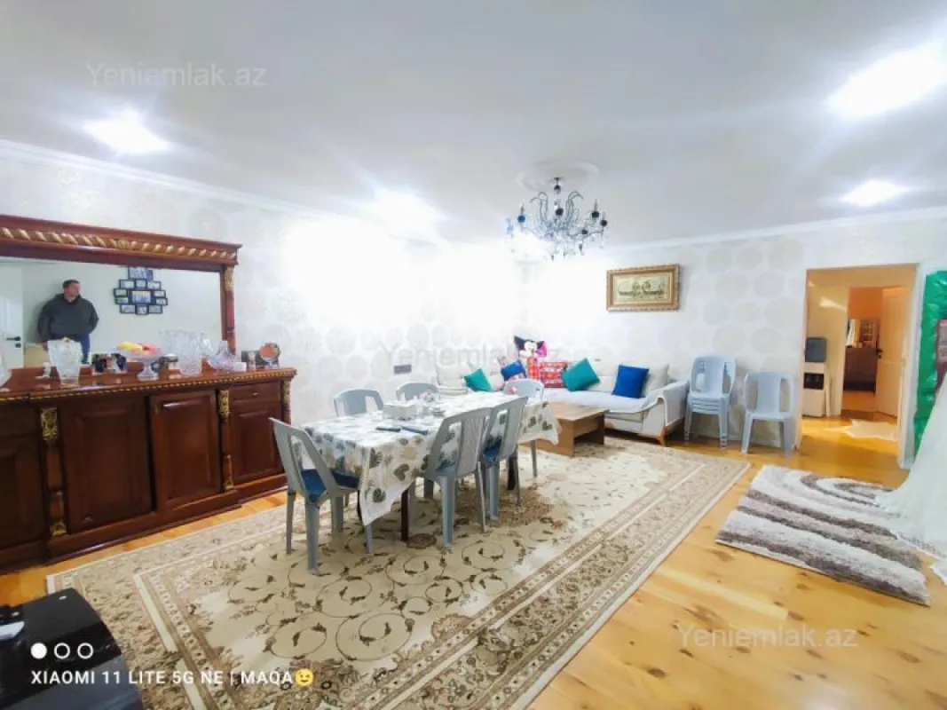Satılır 3 otaqlı həyət evi 250 m²