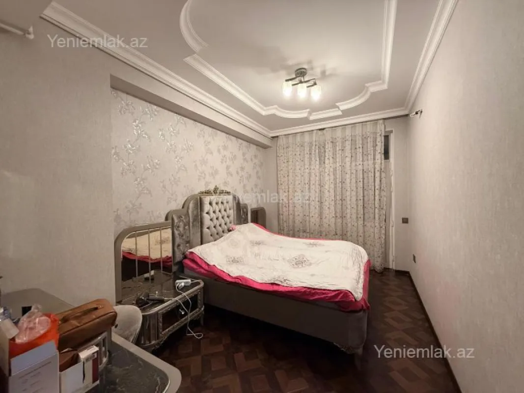 Satılır 2 otaqlı yeni tikili 72 m²