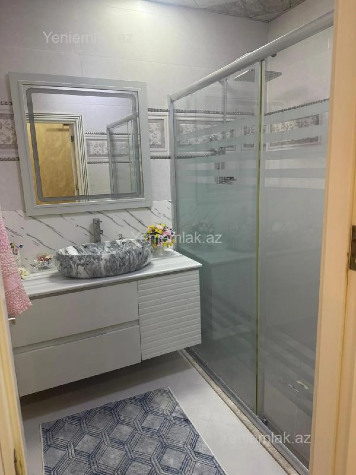 Satılır 3 otaqlı yeni tikili 100 m²