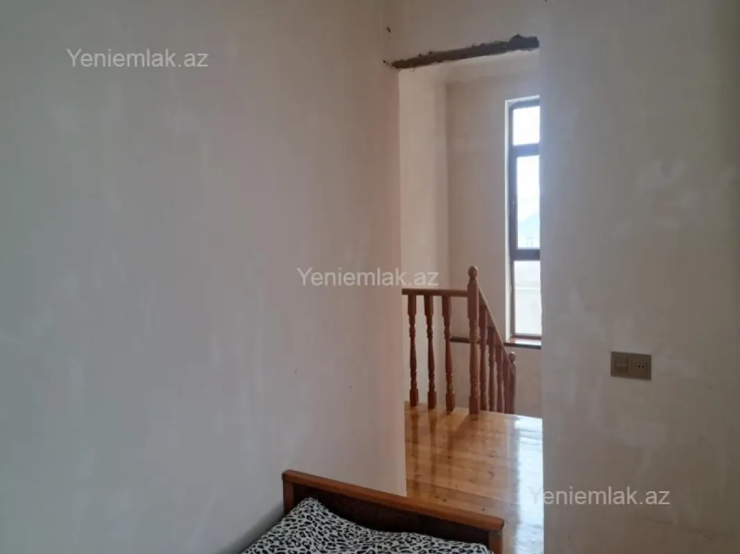 Satılır 4 otaqlı həyət evi 150 m²