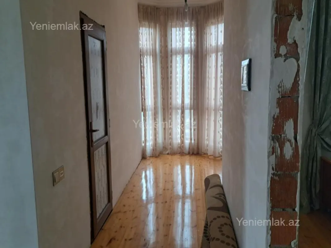 Satılır 4 otaqlı həyət evi 150 m²