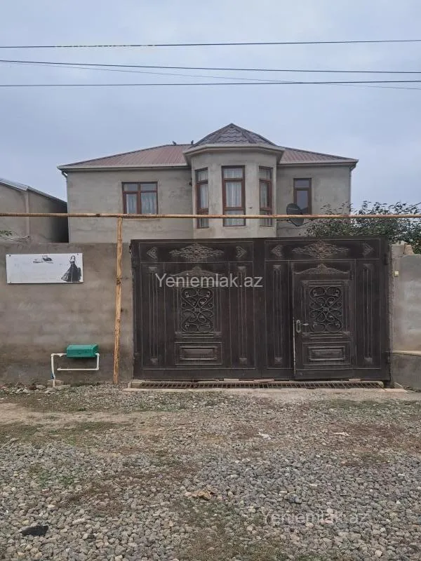 Satılır 4 otaqlı həyət evi 150 m²