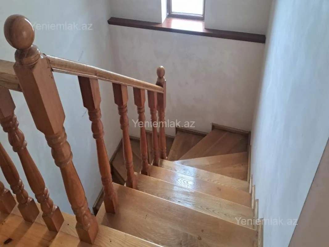 Satılır 4 otaqlı həyət evi 150 m²