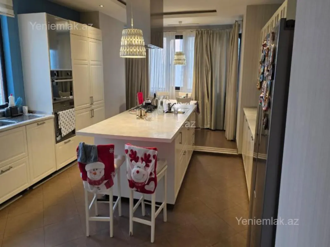 Satılır 5 otaqlı yeni tikili 240 m²