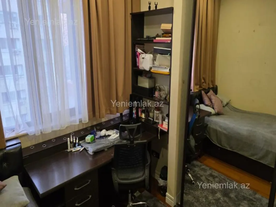 Satılır 5 otaqlı yeni tikili 240 m²