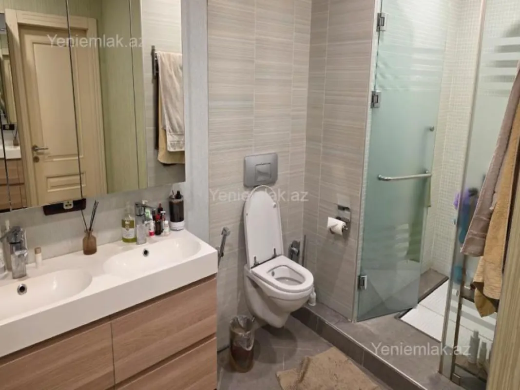 Satılır 5 otaqlı yeni tikili 240 m²