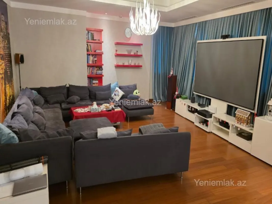 Satılır 5 otaqlı yeni tikili 240 m²