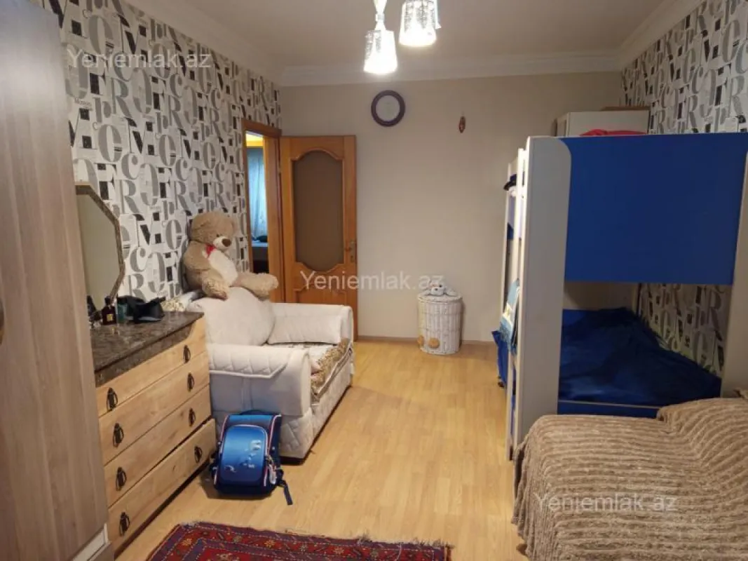 Satılır 3 otaqlı köhnə tikili 80 m²