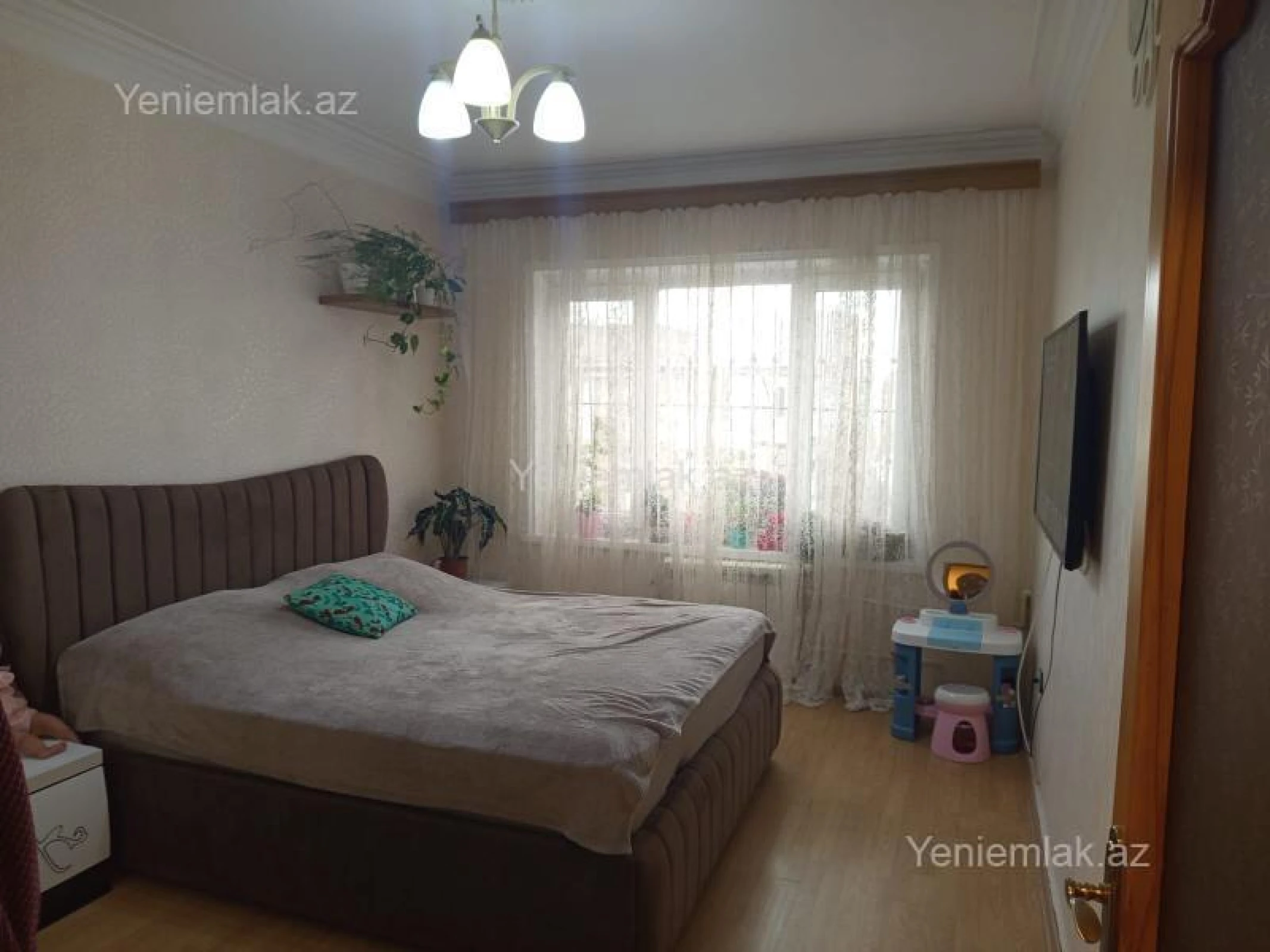 Satılır 3 otaqlı köhnə tikili 80 m²