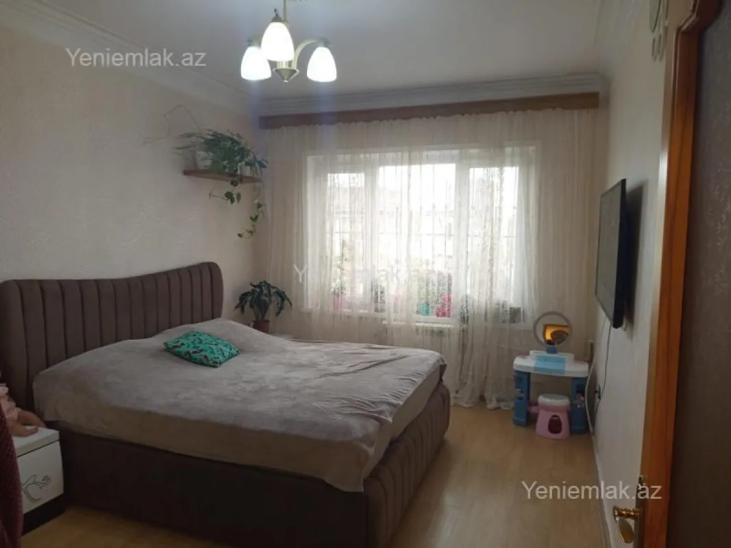 Satılır 3 otaqlı köhnə tikili 80 m²