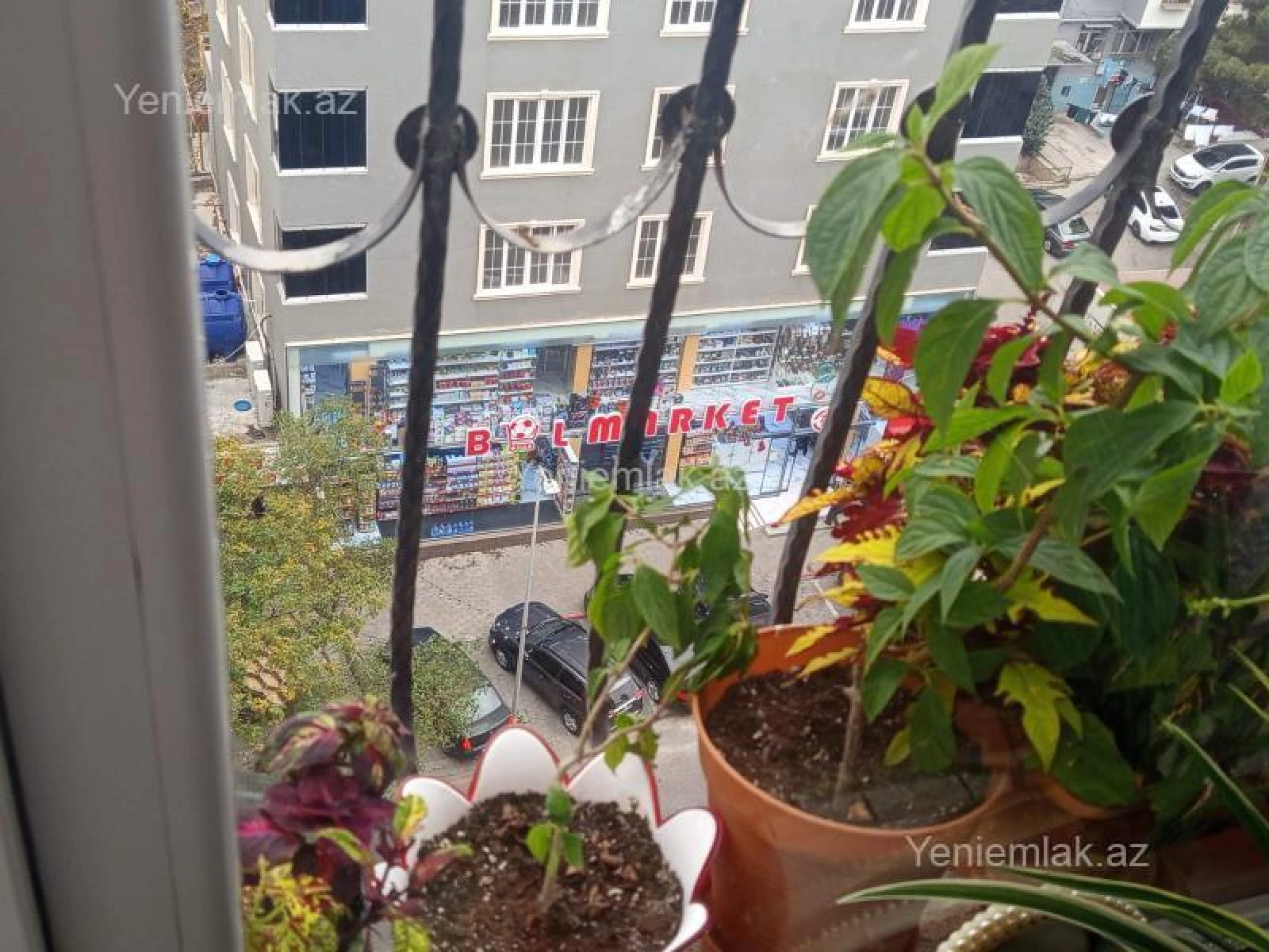 Satılır 3 otaqlı köhnə tikili 80 m²