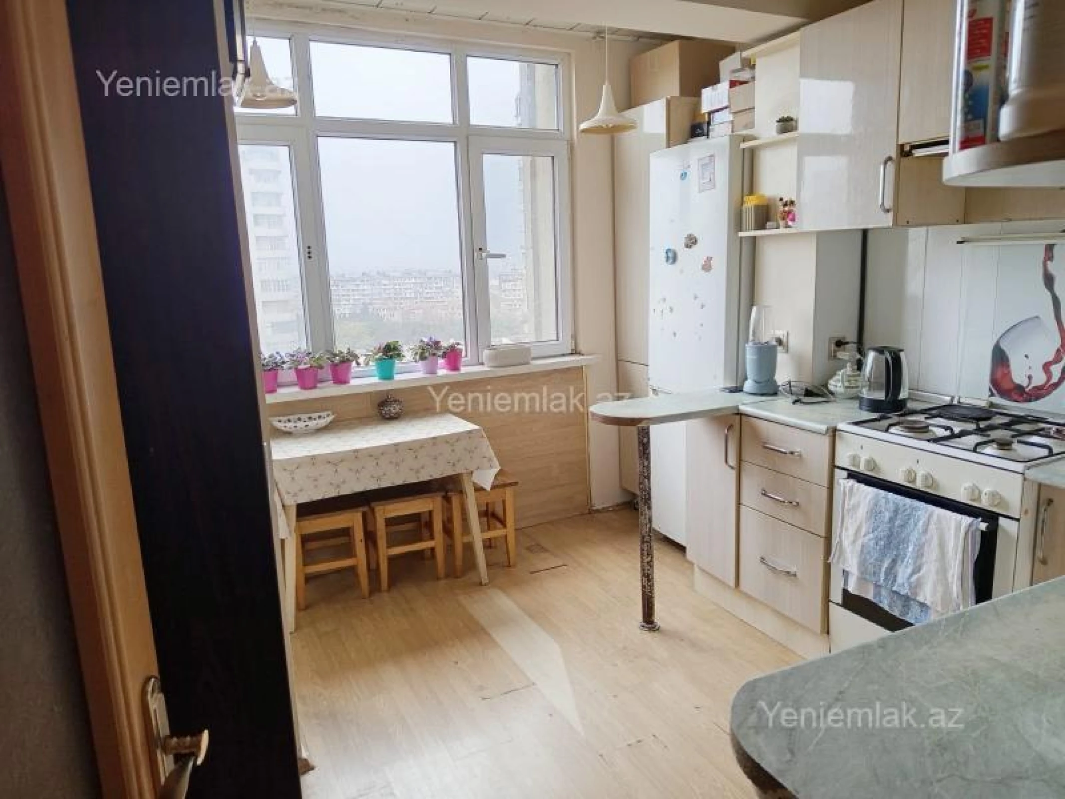 Satılır 3 otaqlı köhnə tikili 80 m²