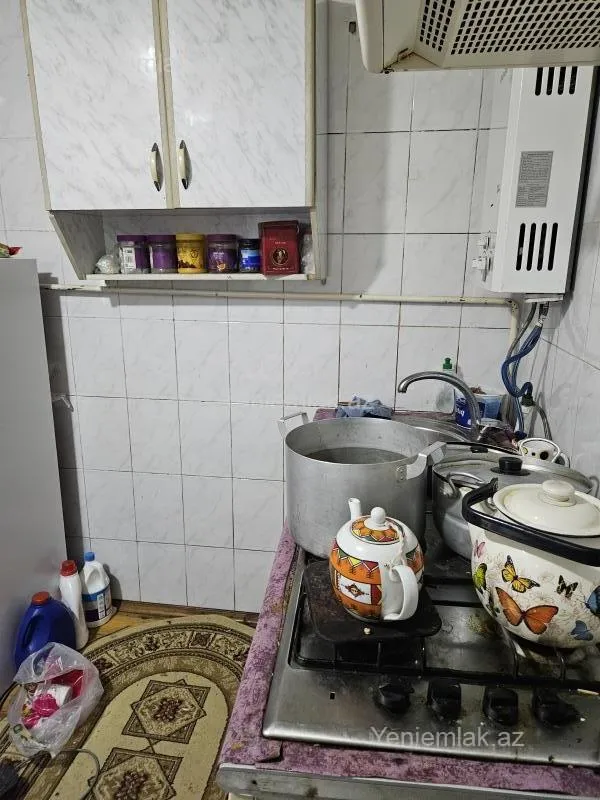 Satılır 3 otaqlı köhnə tikili 68 m²
