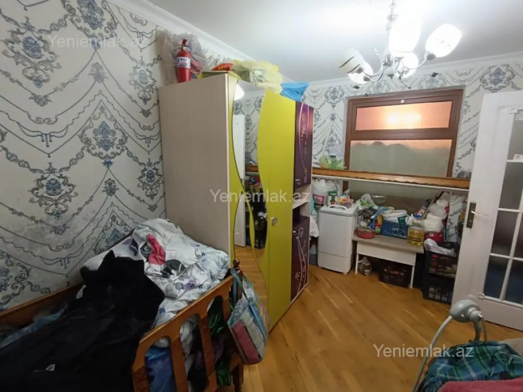 Satılır 3 otaqlı köhnə tikili 90 m²