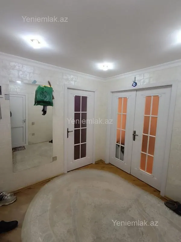 Satılır 3 otaqlı köhnə tikili 90 m²