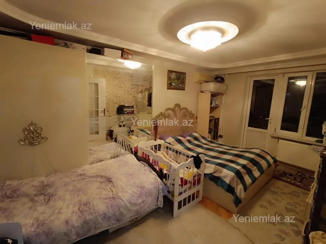 Satılır 3 otaqlı köhnə tikili 90 m²