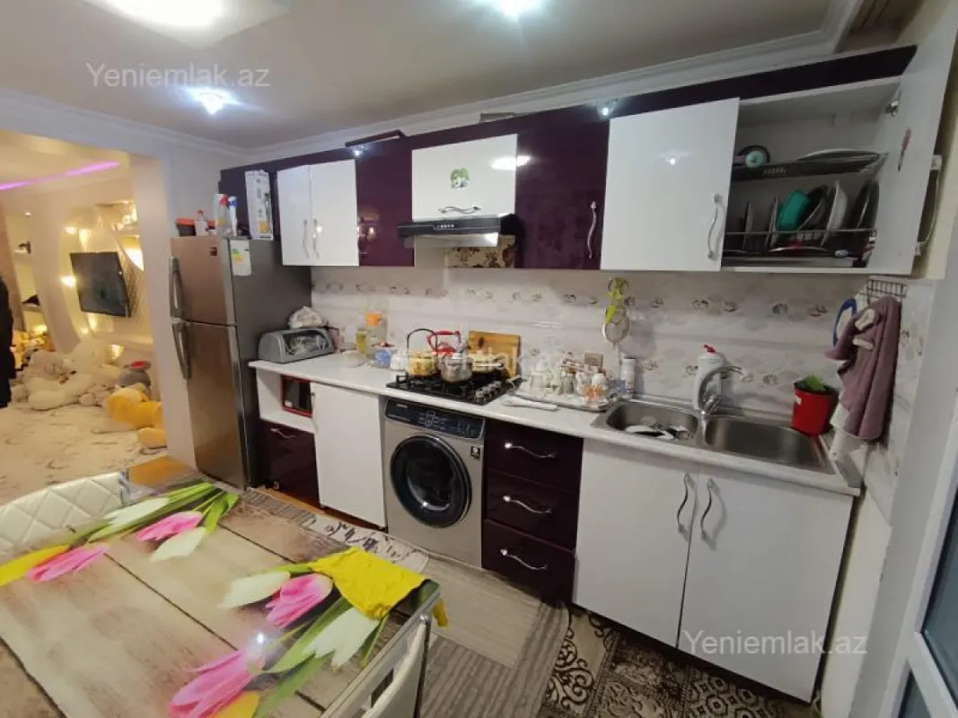 Satılır 3 otaqlı köhnə tikili 90 m²