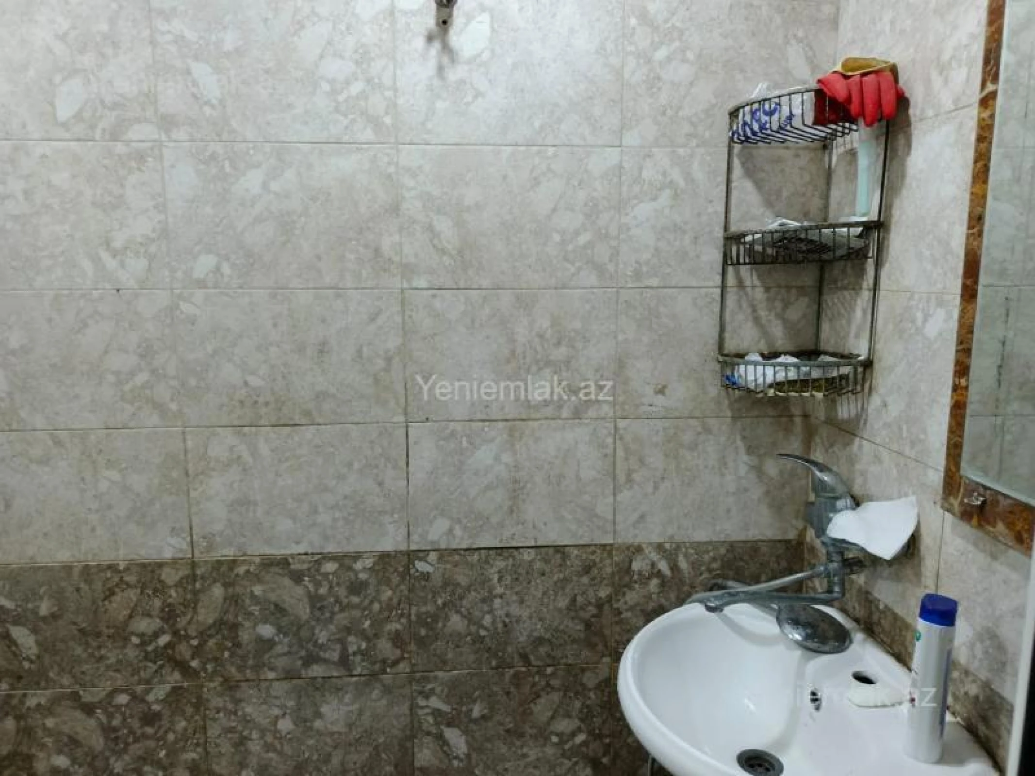 Satılır 2 otaqlı köhnə tikili 40 m²