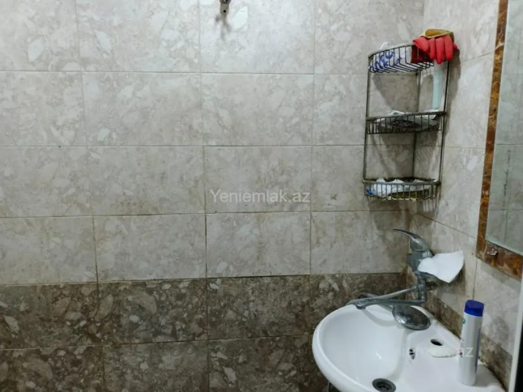 Satılır 2 otaqlı köhnə tikili 40 m²