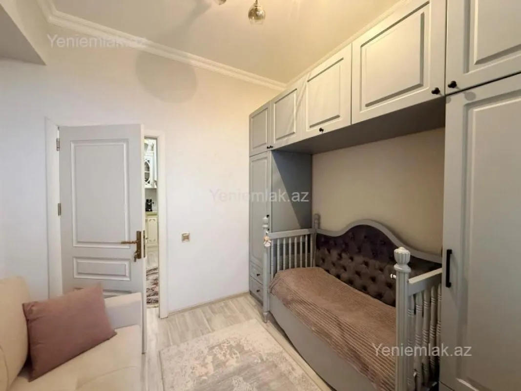 Satılır 3 otaqlı yeni tikili 85 m²