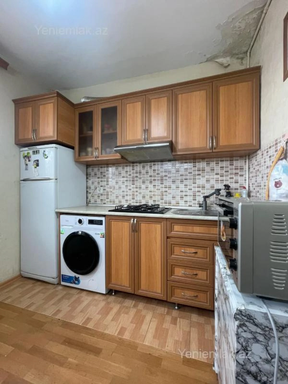 Satılır 2 otaqlı köhnə tikili 54 m²