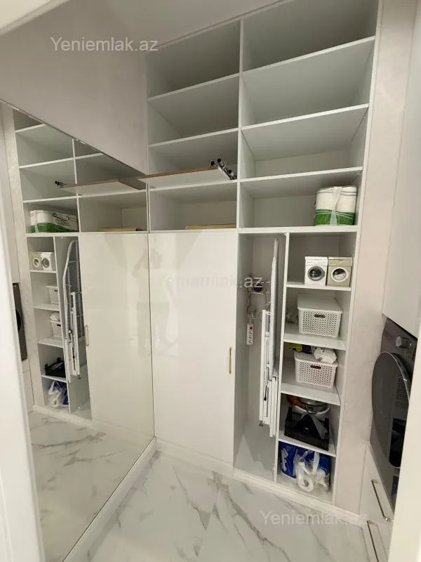 Satılır 4 otaqlı yeni tikili 185 m²