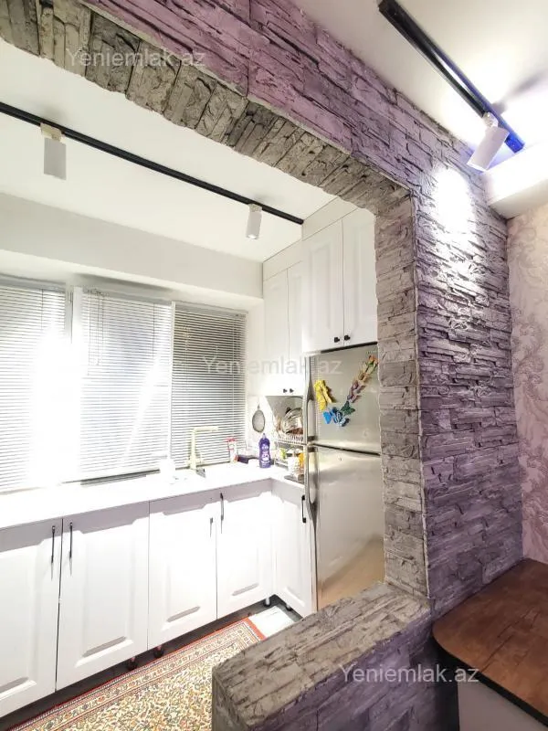 Satılır 3 otaqlı köhnə tikili 80 m²