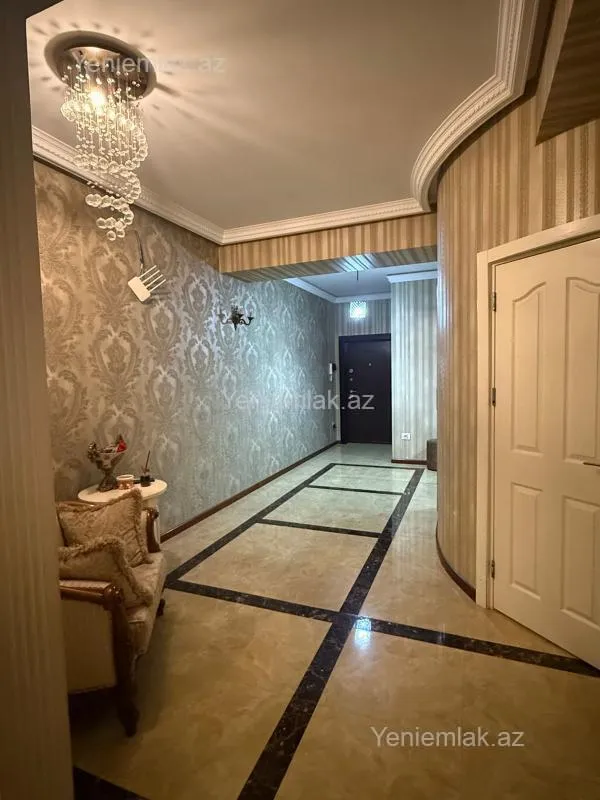 Satılır 3 otaqlı yeni tikili 155 m²