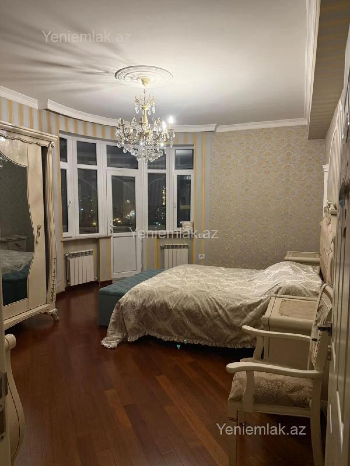 Satılır 3 otaqlı yeni tikili 155 m²