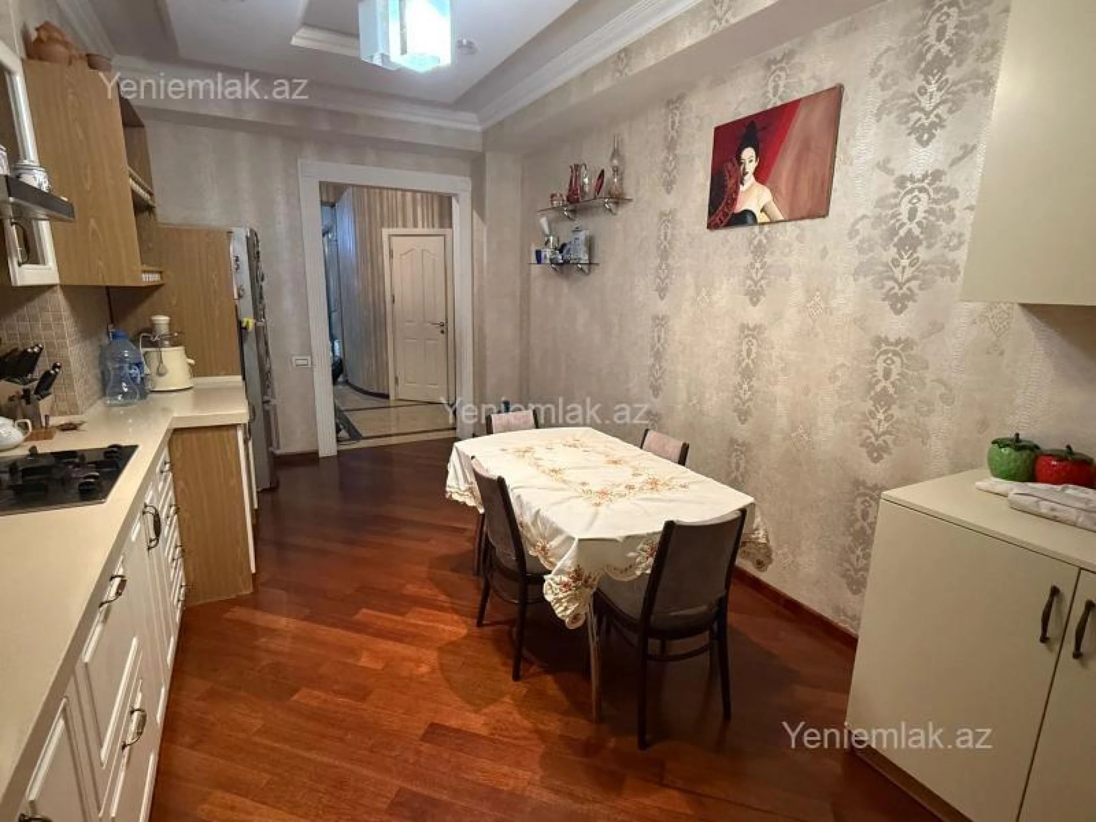 Satılır 3 otaqlı yeni tikili 155 m²